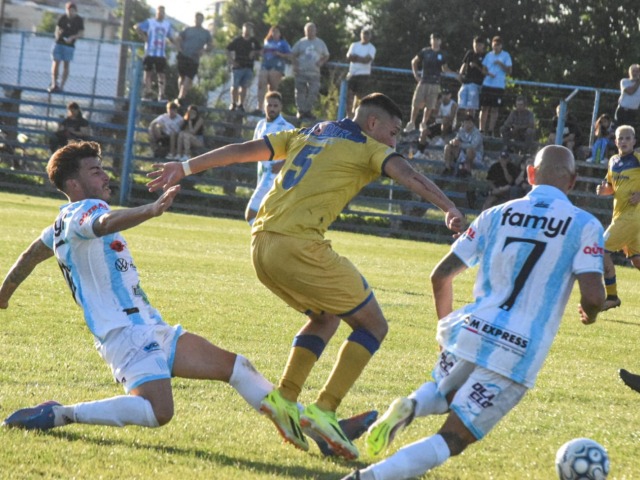 Ferro y Racing buscan dar un paso ms